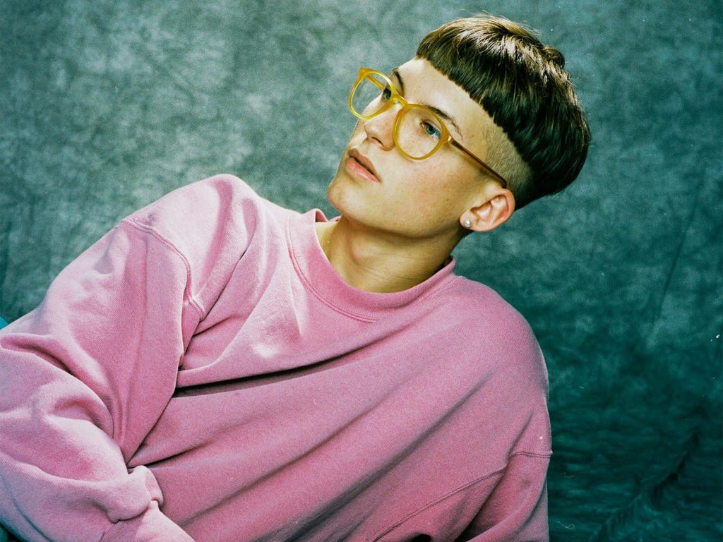 Where Polly People Go to Read: Gus Dapperton’s plastic personality